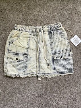 Striped “Vintage Havana” Drawstring Mini Skirt in Cream and Navy Size Small